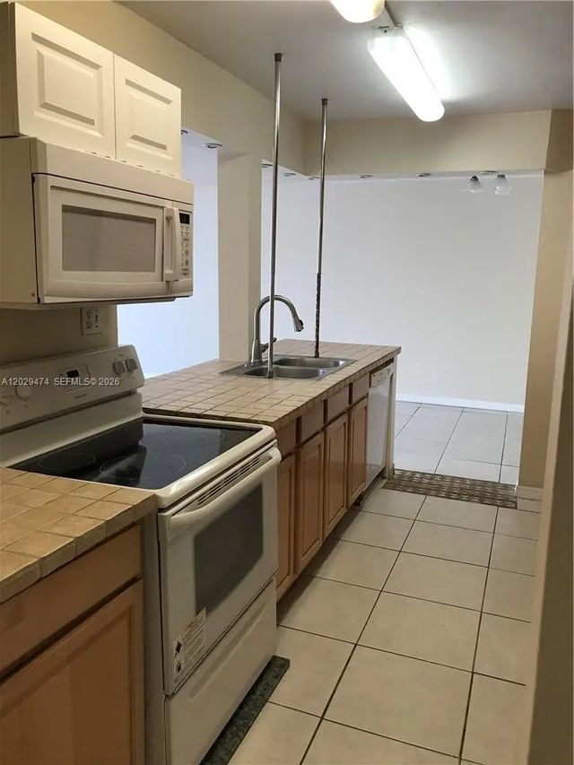 3 of 12 - 7081 Environ Boulevard #242, Lauderhill, FL
