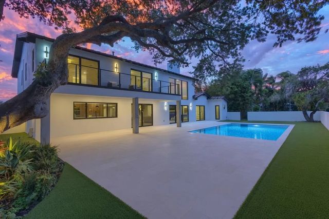 5 of 64 - 868 Country Club Drive, North Palm Beach, FL