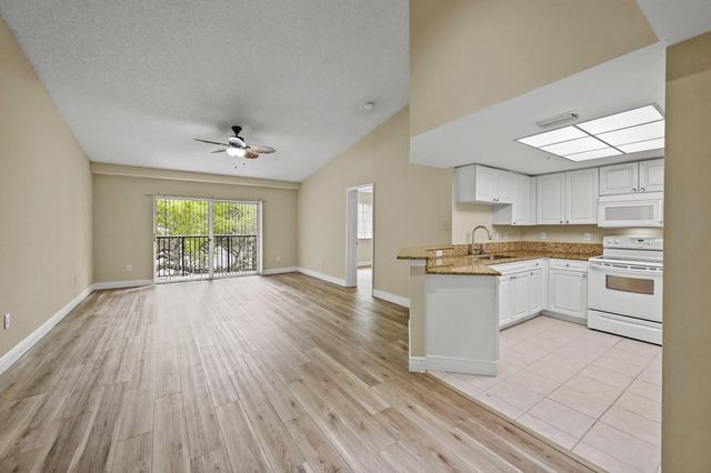 4 of 35 - 1100 S Crestwood Ct Court S #1109, Royal Palm Beach, FL