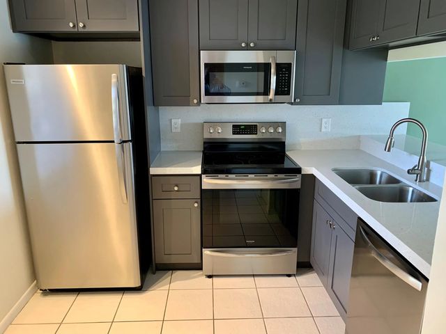 10501 W Broward Boulevard #405, Plantation