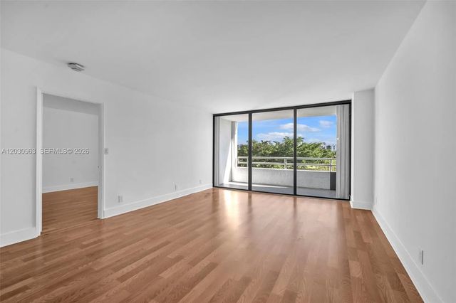 2 of 18 - 20355 Ne 34th Court #421, Aventura, FL