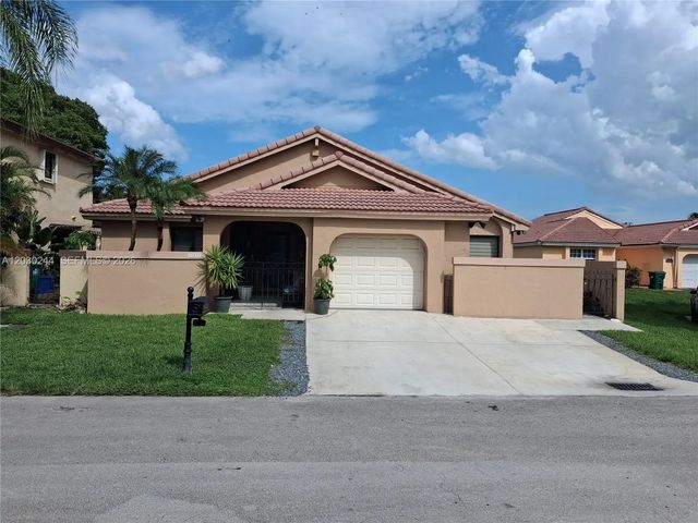 17531 Nw 62nd Place N, Hialeah