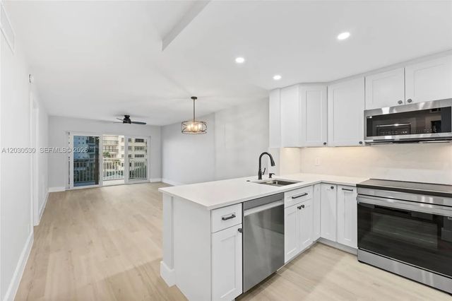 3 of 25 - 1770 S Ocean Boulevard #403, Lauderdale-By-The-Sea, FL