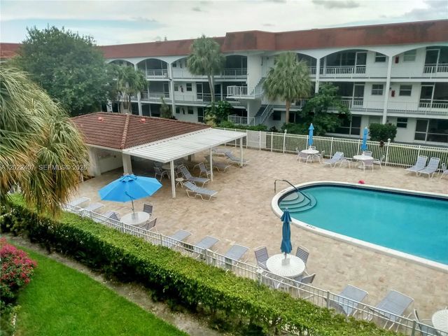 2 of 17 - 581 Blue Heron Drive #315-b, Hallandale Beach, FL