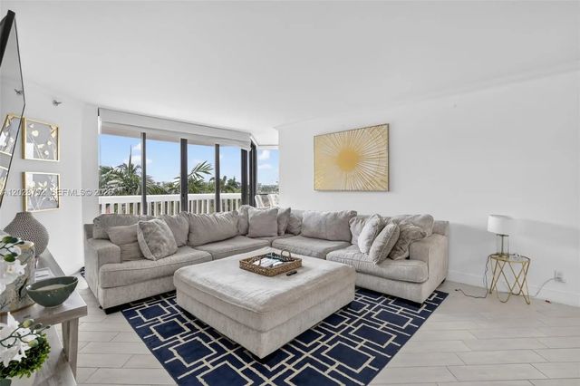 1000 Island Boulevard #503, Aventura