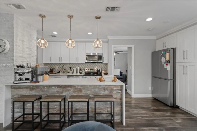 5 of 22 - 120 Golden Isles Drive #23b, Hallandale Beach, FL