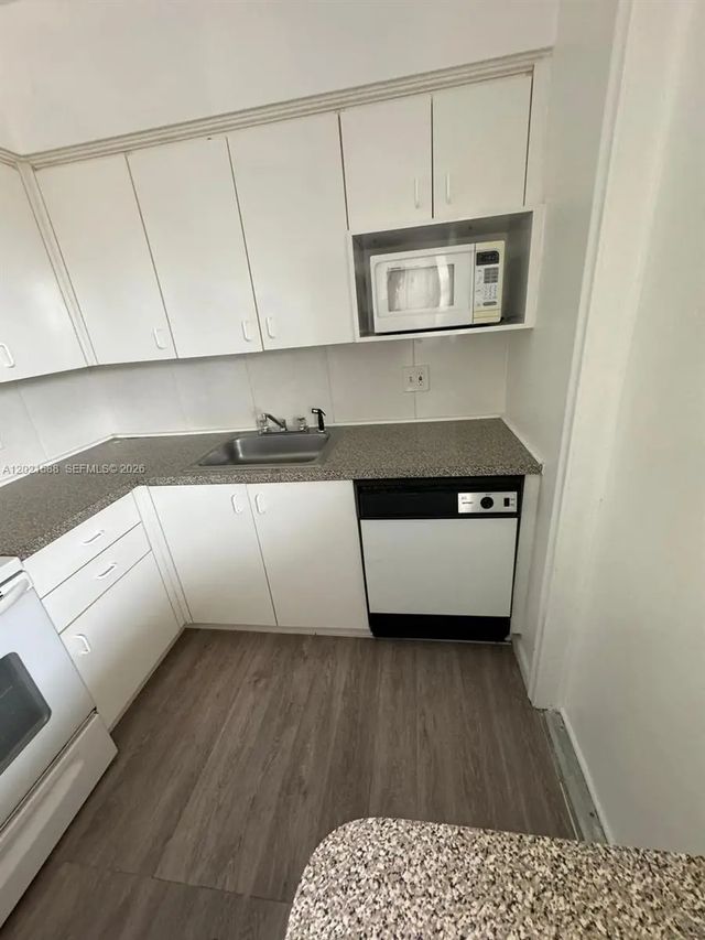 2 of 37 - 20201 Ne 29th Court #d329, Aventura, FL