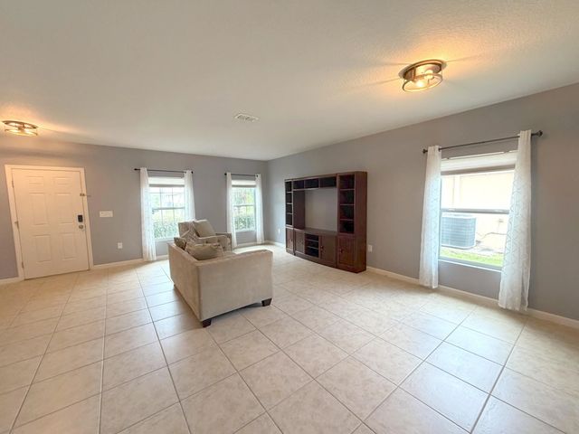 2 of 23 - 1269 Sw Lexington Manor Sw, Vero Beach, FL