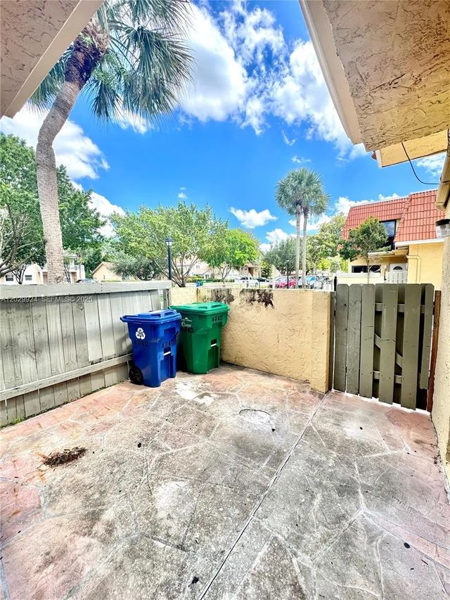2 of 46 - 4240 Nw 114th Terrace #40, Coral Springs, FL