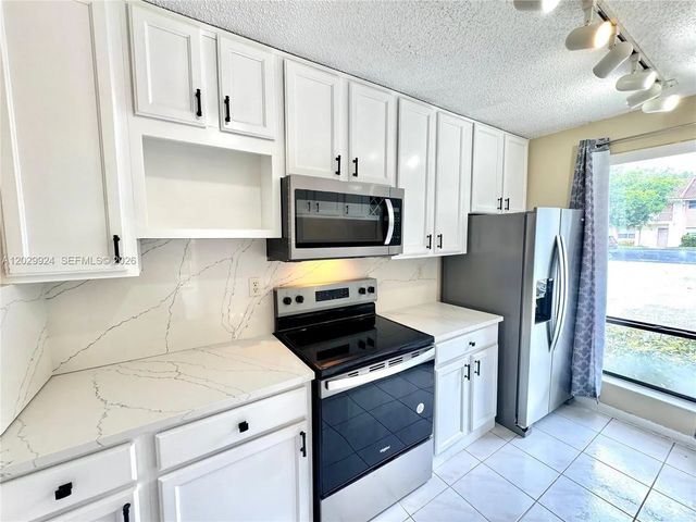 3 of 46 - 4240 Nw 114th Terrace #40, Coral Springs, FL