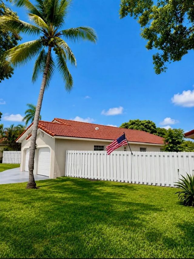 3 of 25 - 18145 Nw 61st Avenue, Hialeah, FL