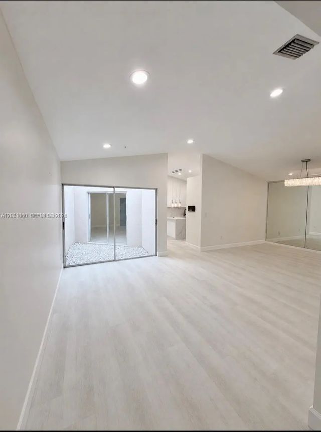 5 of 25 - 18145 Nw 61st Avenue, Hialeah, FL