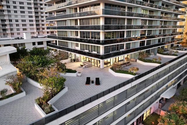 2 of 38 - 5875 Collins Avenue #501, Miami Beach, FL