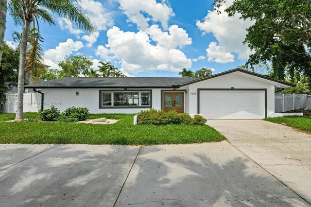 2 of 26 - 7905 9th Avenue S, St. Petersburg, FL