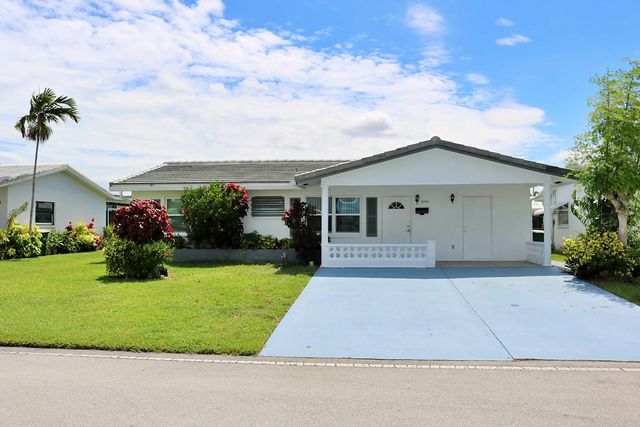 2 of 40 - 5715 Nw 84th Terrace, Tamarac, FL