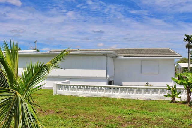 4 of 40 - 5715 Nw 84th Terrace, Tamarac, FL