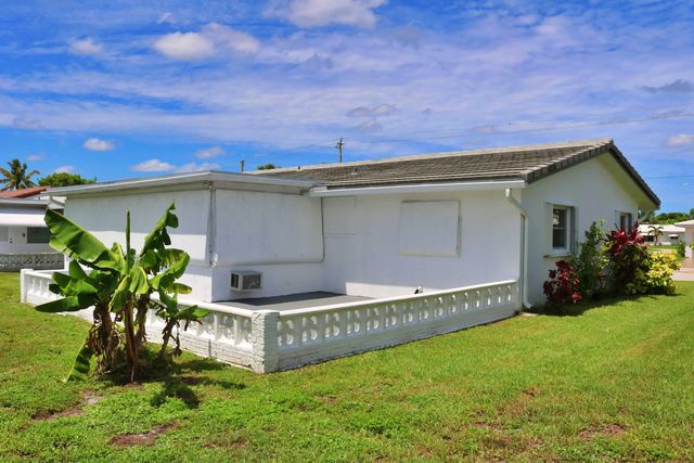 5 of 40 - 5715 Nw 84th Terrace, Tamarac, FL