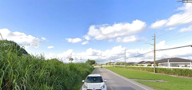 4 of 5 - 19000 Sw 137th Avenue, Miami, FL