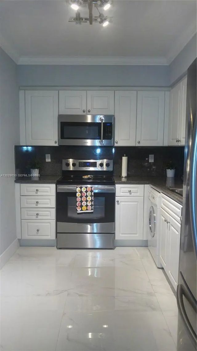 4 of 39 - 2501 S Ocean Drive #l04, Hollywood, FL