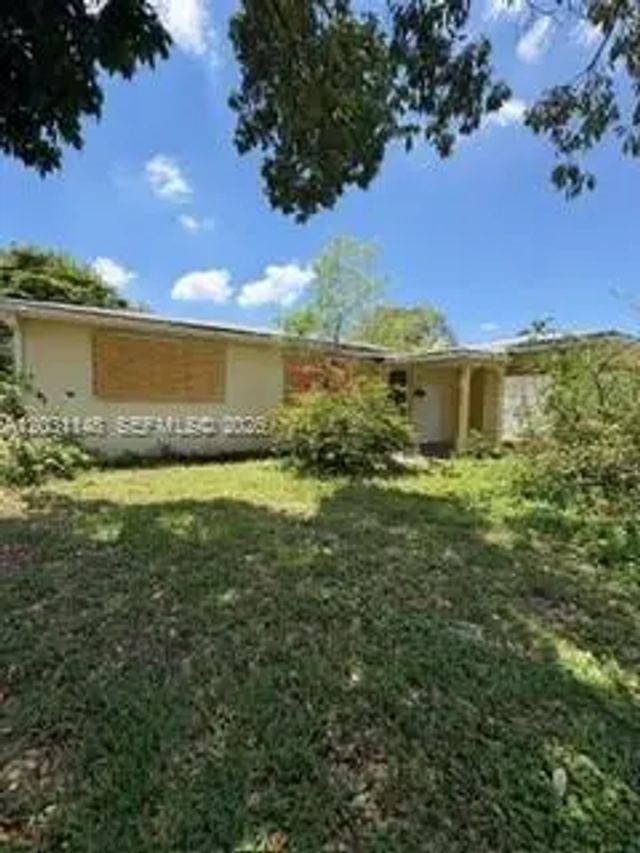 2 of 4 - 2824 Sw 9th Street, Fort Lauderdale, FL