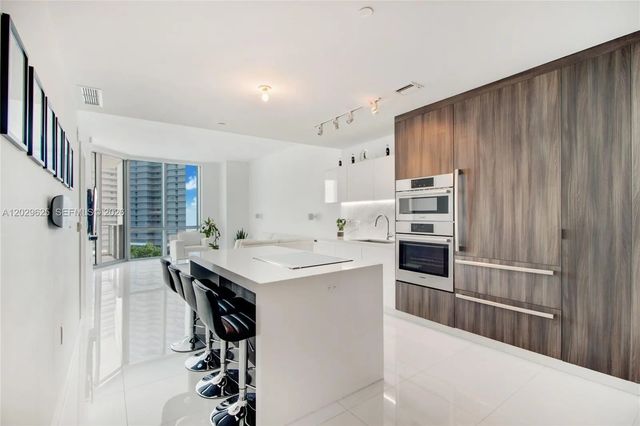 5 of 18 - 851 Ne 1st Avenue #1705, Miami, FL