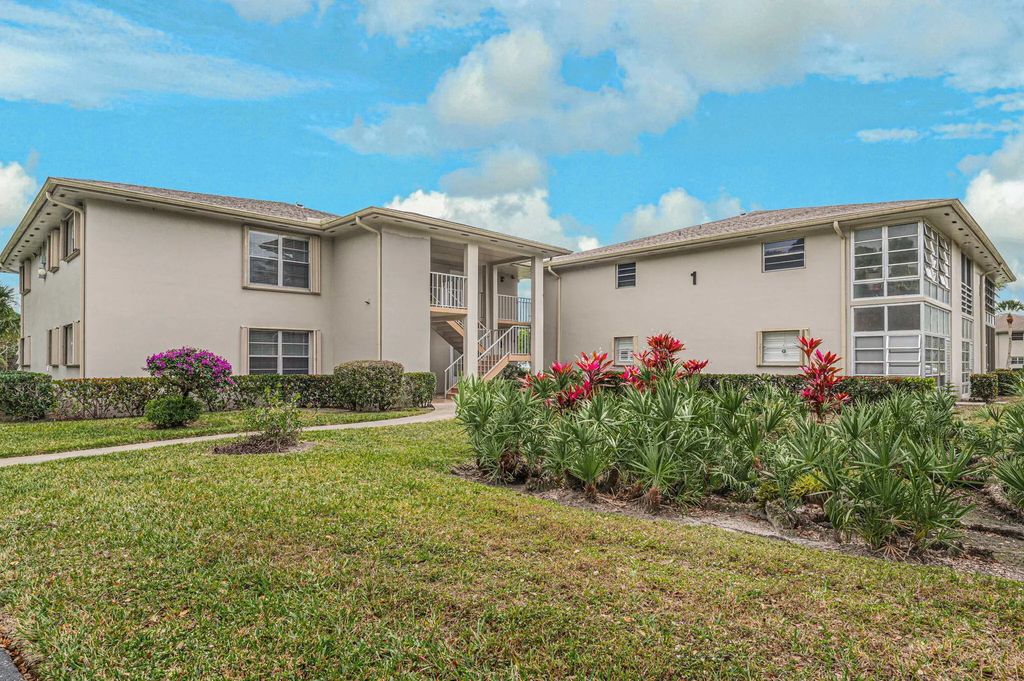 1 Lake Vista Trail #205, Port St. Lucie