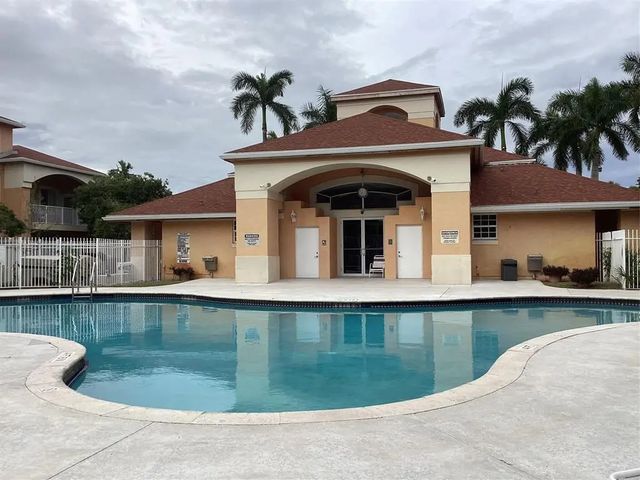 6900 Sw 39th Street #308j, Davie