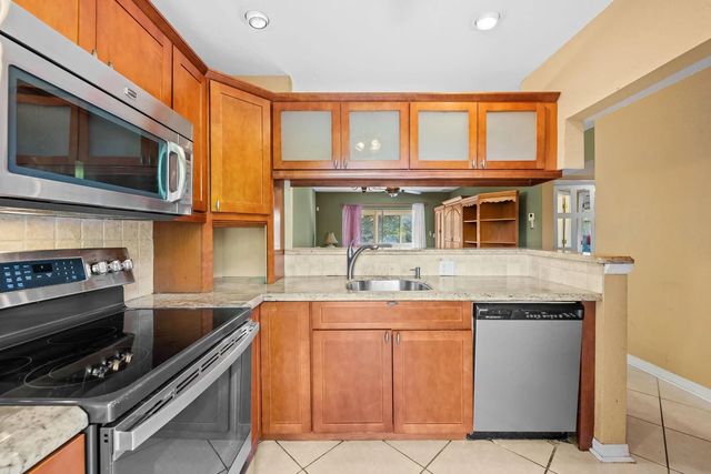 4 of 26 - 5151 W Oakland Park Boulevard #309, Lauderdale Lakes, FL
