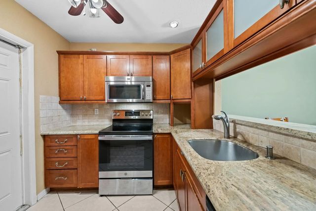 5 of 26 - 5151 W Oakland Park Boulevard #309, Lauderdale Lakes, FL