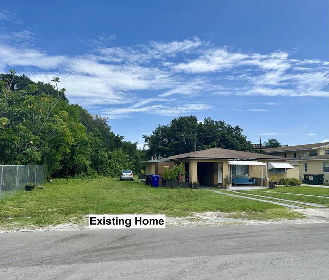 2 of 38 - 2531 Pierce Street, Hollywood, FL