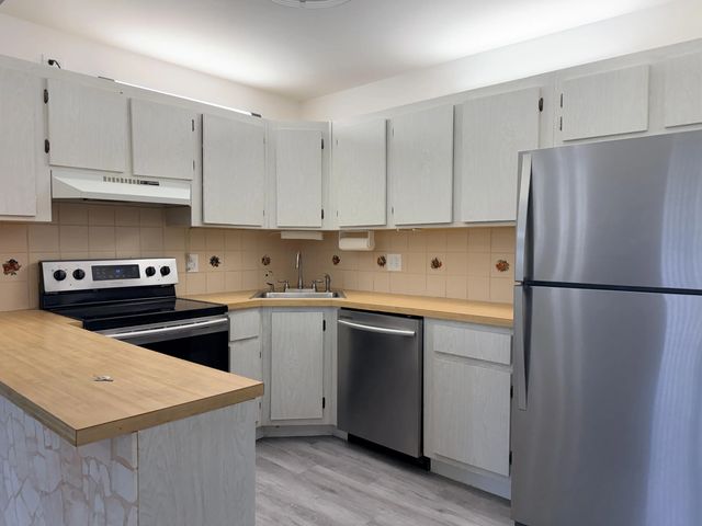 4 of 20 - 318 Knotty Pine Circle #d-2, Greenacres, FL