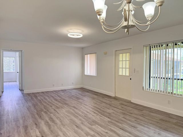 5 of 20 - 318 Knotty Pine Circle #d-2, Greenacres, FL