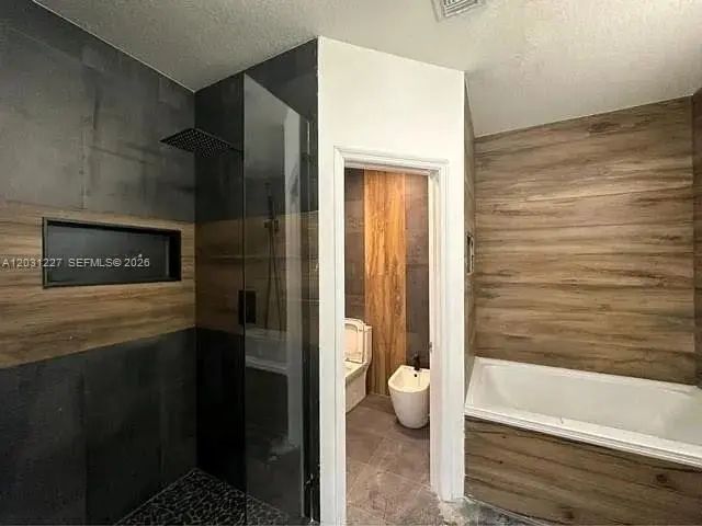 3 of 13 - 8042 Nw 114th Place, Doral, FL