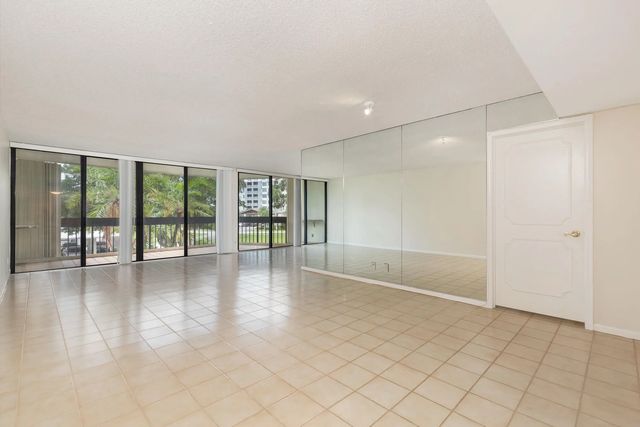 3 of 23 - 2000 Presidential Way #206, West Palm Beach, FL