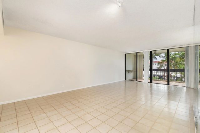 4 of 23 - 2000 Presidential Way #206, West Palm Beach, FL