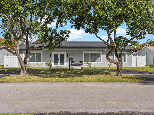 2 of 20 - 4901 Grant Street, Hollywood, FL