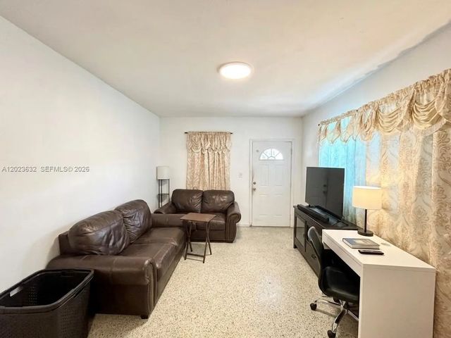 4 of 43 - 130 Nw 16th Avenue, Miami, FL