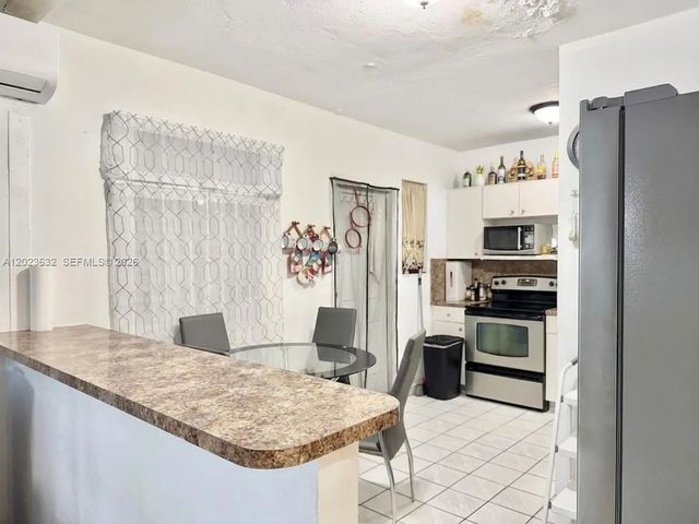 5 of 43 - 130 Nw 16th Avenue, Miami, FL