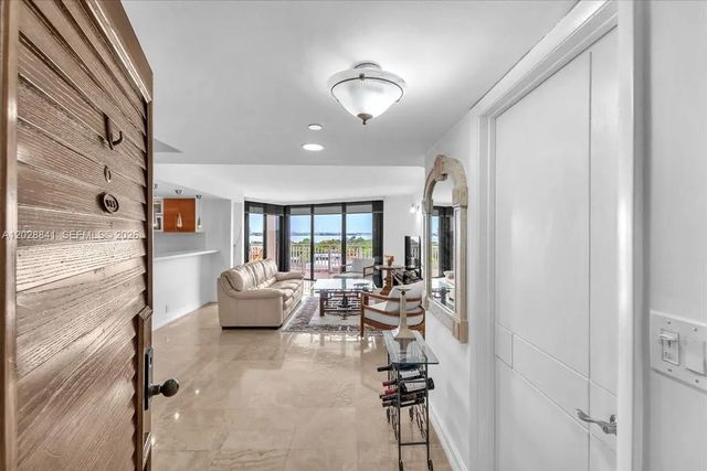 2000 Towerside Terrace #908, Miami