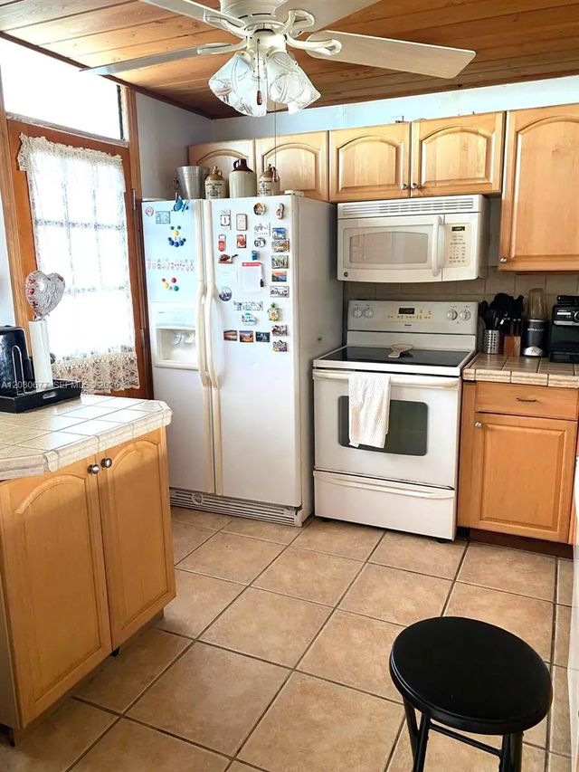 5 of 26 - 3545 Ne 166th Street #908, North Miami Beach, FL
