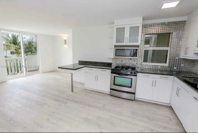 3 of 16 - 301 Jefferson Avenue #3a, Miami Beach, FL