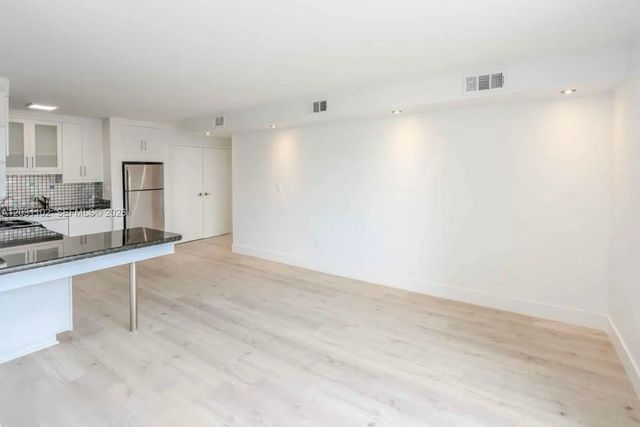 5 of 16 - 301 Jefferson Avenue #3a, Miami Beach, FL