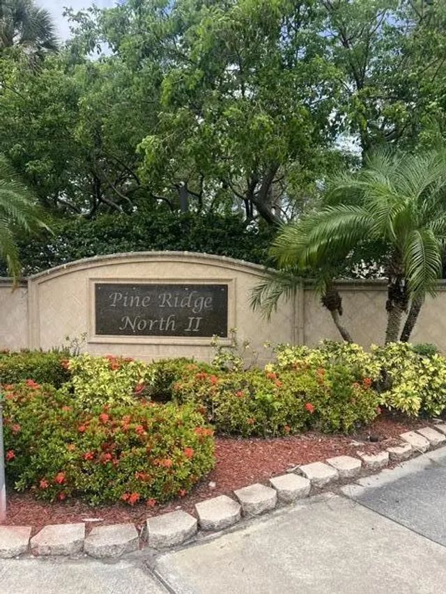628 Sea Pine Way #h1, Greenacres