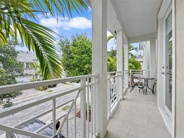 2 of 36 - 10718 Nw 76th Lane, Doral, FL