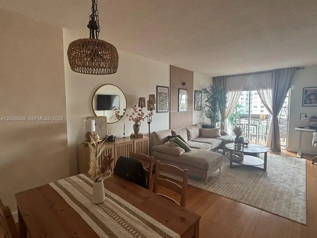 3 of 12 - 400 Kings Point Drive #622, Sunny Isles Beach, FL