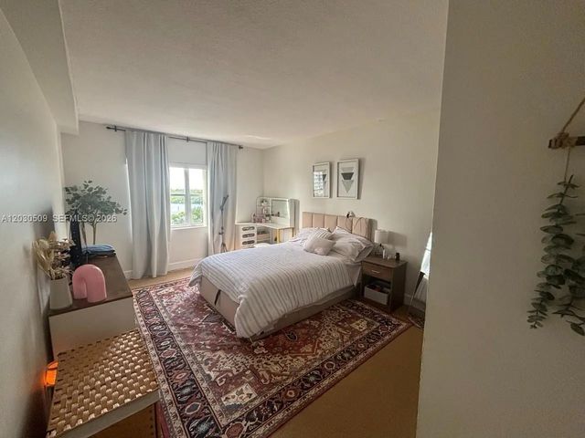 5 of 12 - 400 Kings Point Drive #622, Sunny Isles Beach, FL