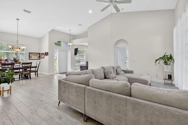 5 of 25 - 1571 Sw Hunnicut Avenue, Port St. Lucie, FL