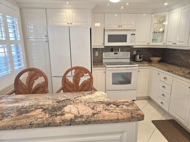 5 of 80 - 3205 Portofino Point #k1, Coconut Creek, FL