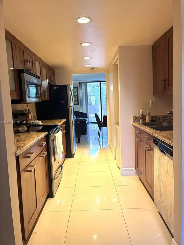 4 of 25 - 7451 Nw 16th Street #403, Plantation, FL