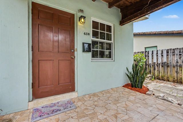 2 of 48 - 604 Ne 14th Place, Fort Lauderdale, FL